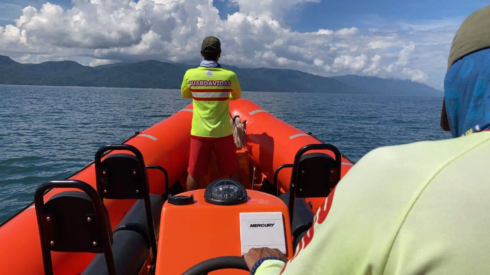 Búsqueda de joven desaparecida tras las inundaciones en Puerto Vallarta